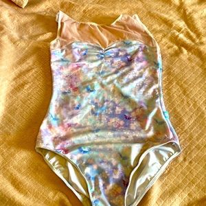 Sweetheart cut mesh Leo